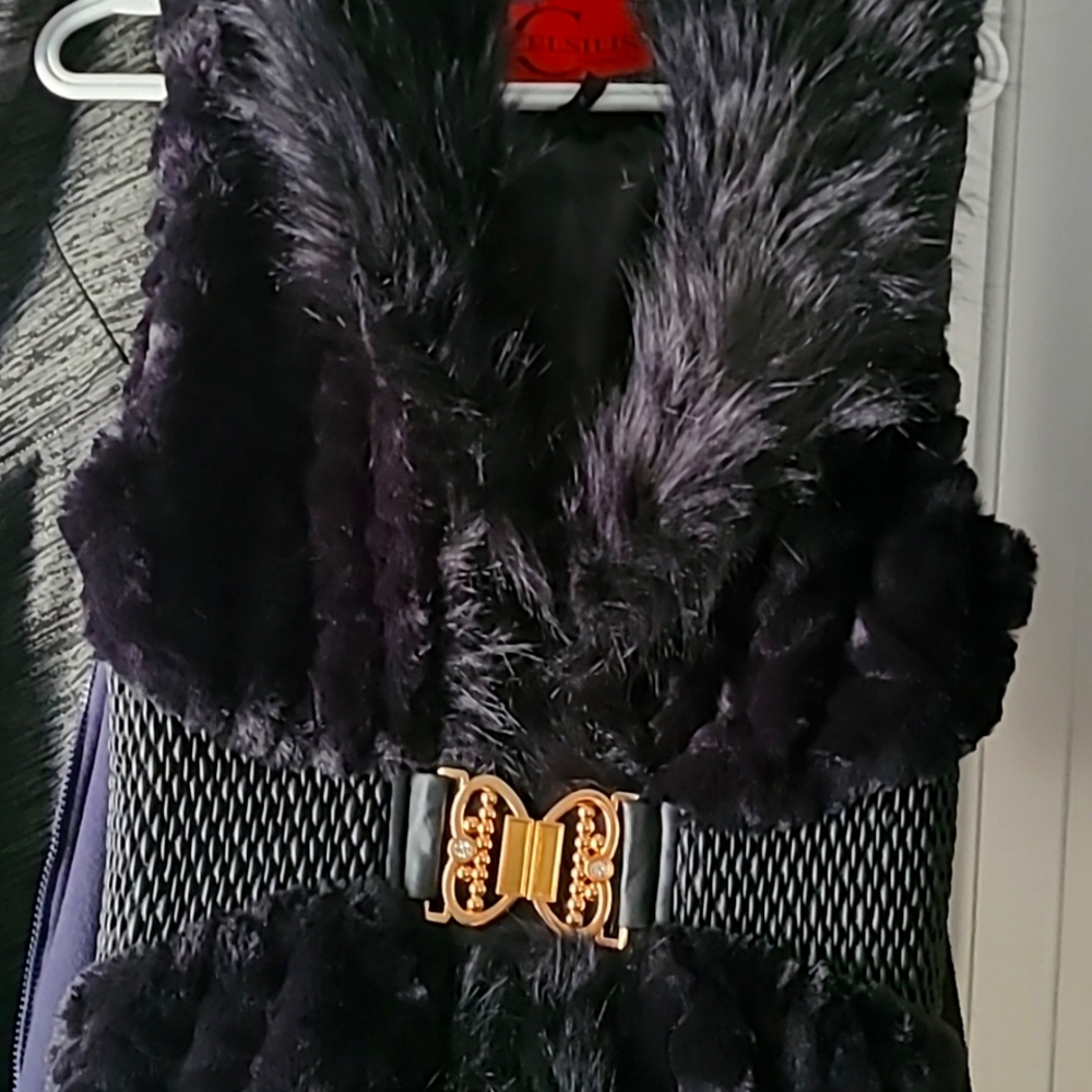 Super cute sinched waist faux fur vest
